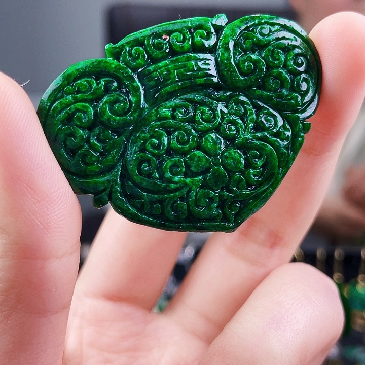 翡翠颈饰未镶嵌饰品