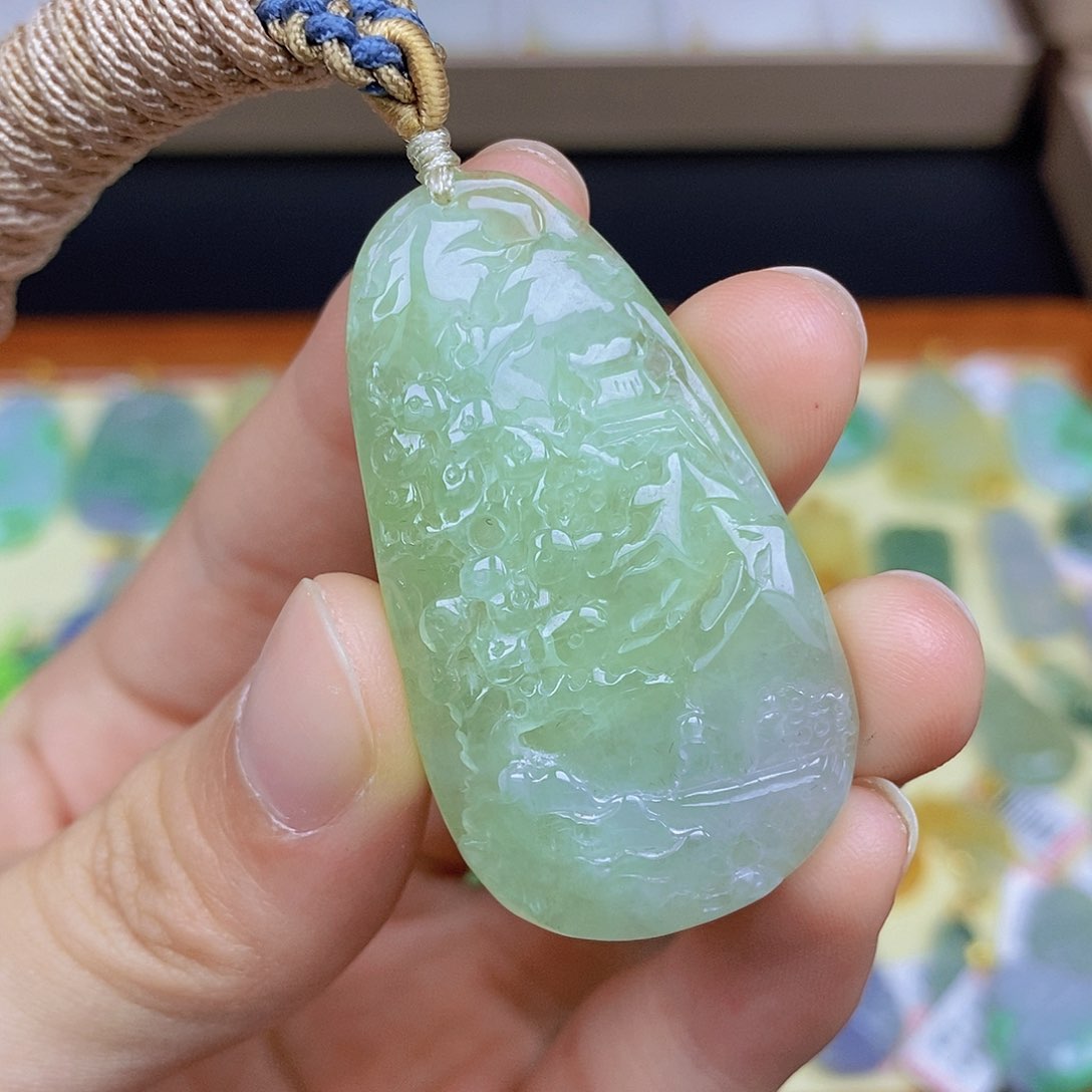 翡翠颈饰未镶嵌翡翠