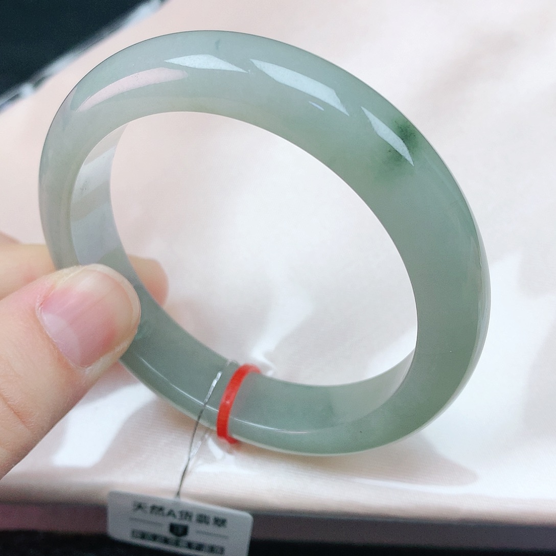 翡翠手镯未镶嵌53.9圈