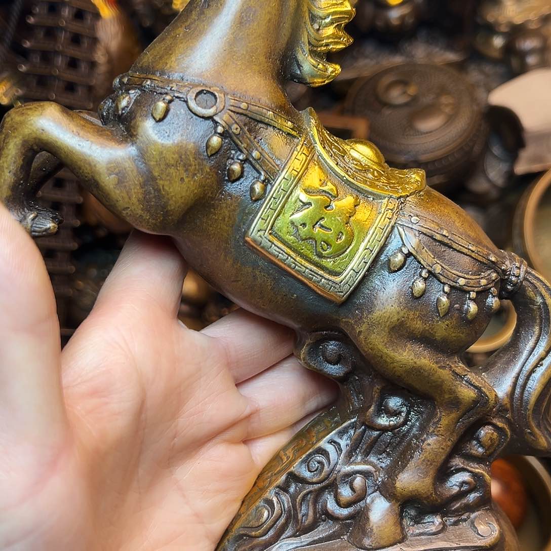 精美铜器工艺品等