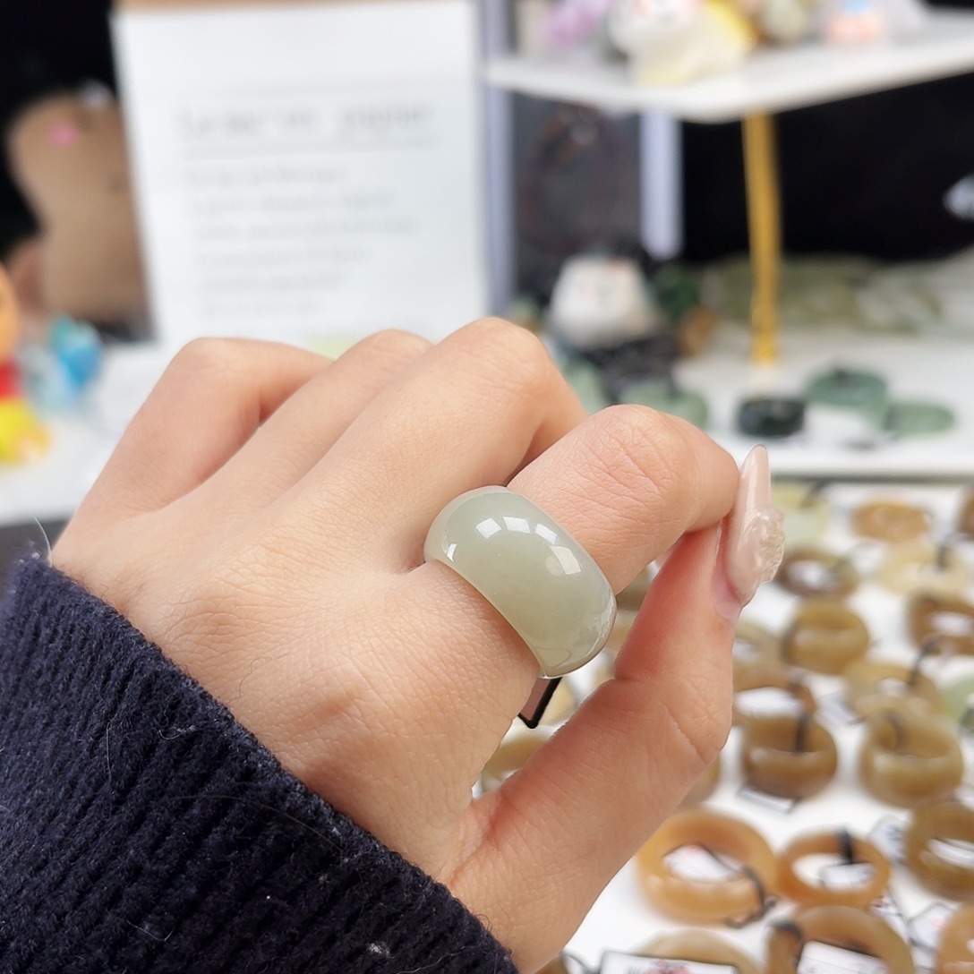 和田玉未镶嵌戒指P49晴水轮胎17.1不退换