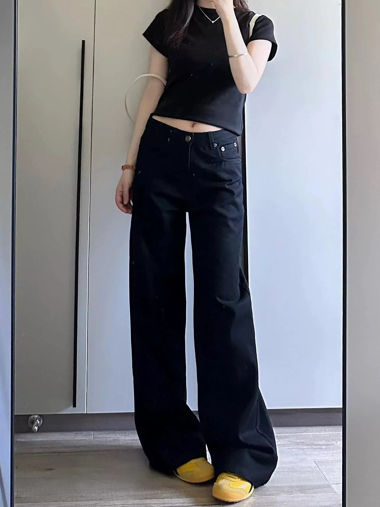 【嘻嘻】美式黑色直筒牛仔裤女年新款高腰宽松显瘦阔腿拖地裤子