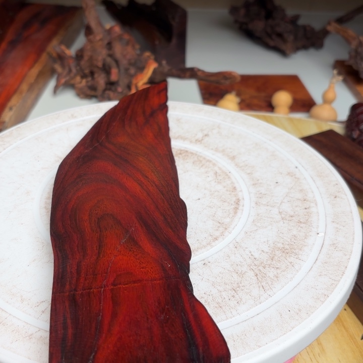 大叶紫檀（黑酸枝木类）