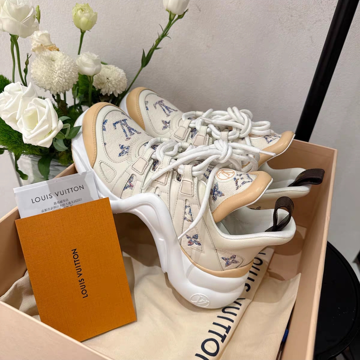 未使用 LouisVuitton/路易威登 米色刺绣拱桥39码