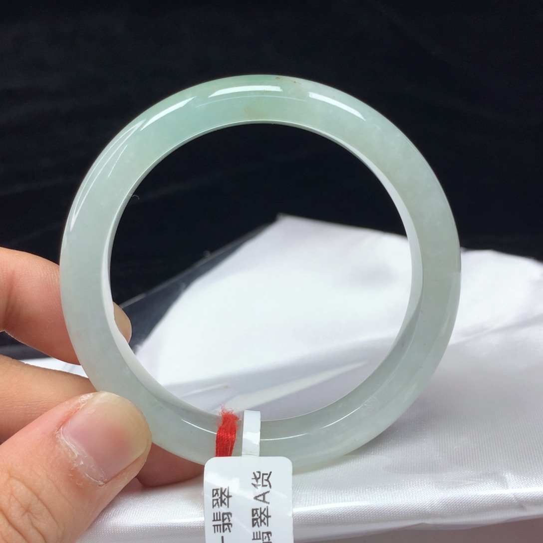 翡翠手镯（圆镯）未镶嵌54.5