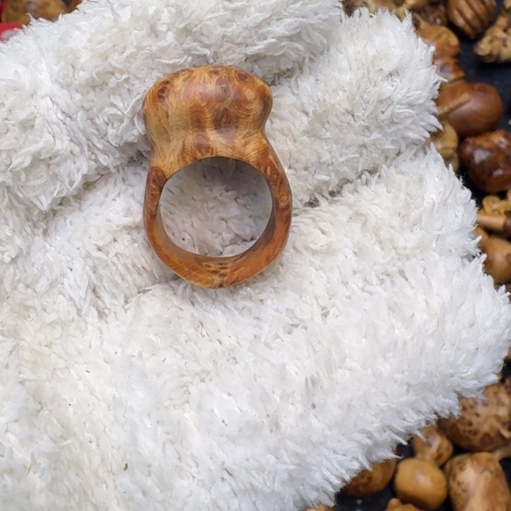 以****柏木（崖柏）无事牌