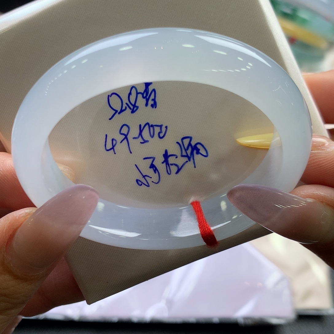 翡翠未镶嵌手镯52.8贵妃