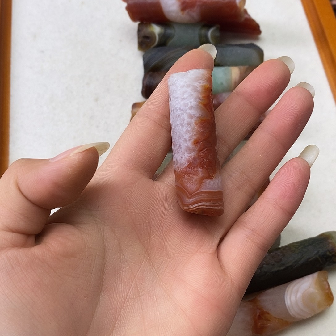 玛瑙/玉髓未镶嵌珠宝半成品玛瑙一个装