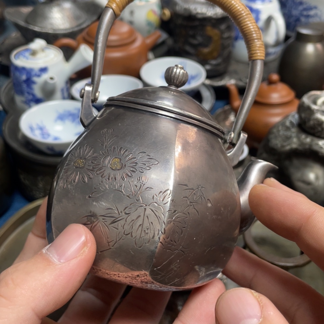 核桃两个球核桃两个球银茶壶