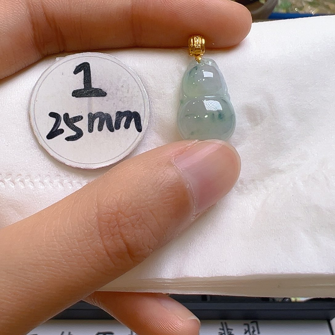 翡翠颈饰18K金镶嵌翡翠