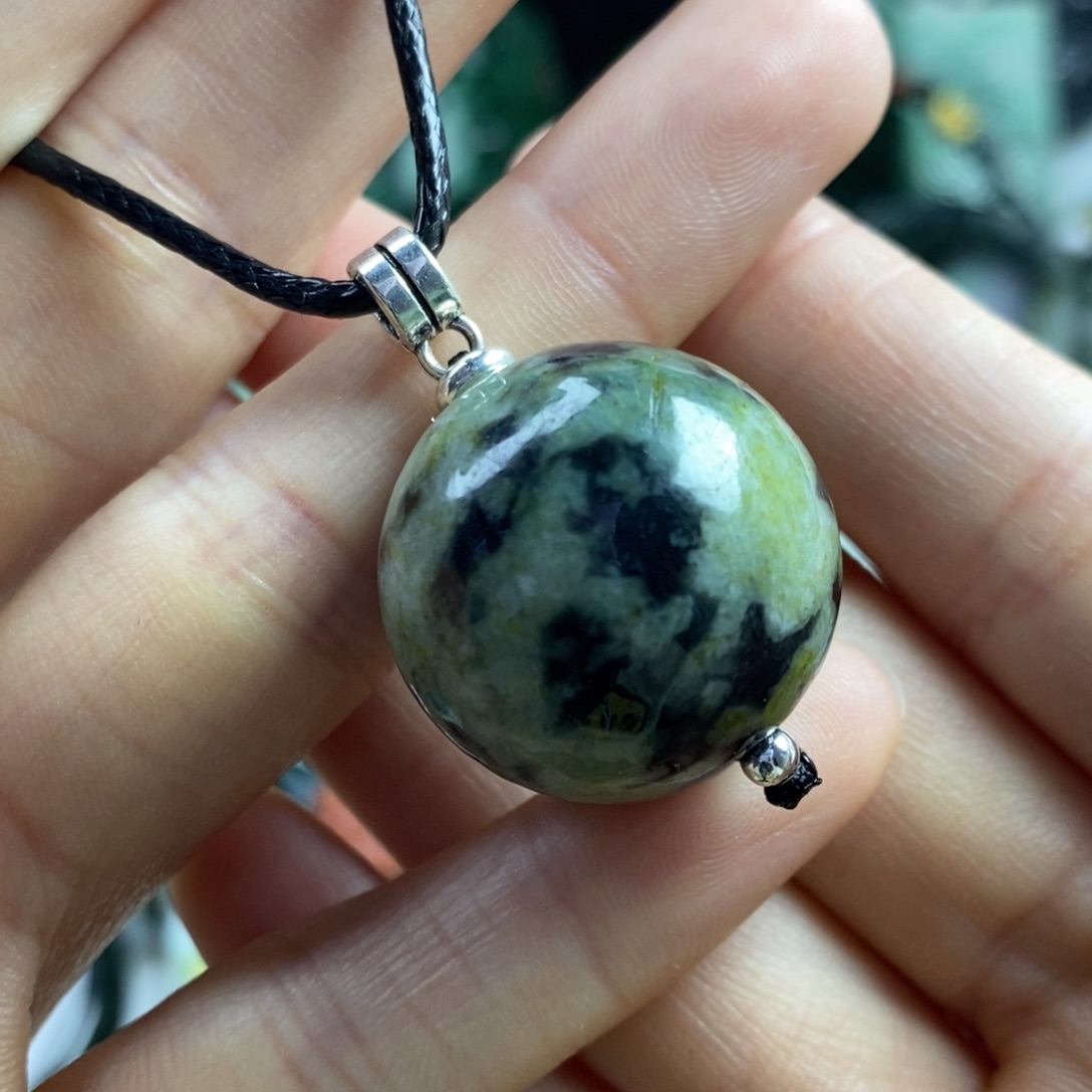 翡翠颈饰未镶嵌吊坠