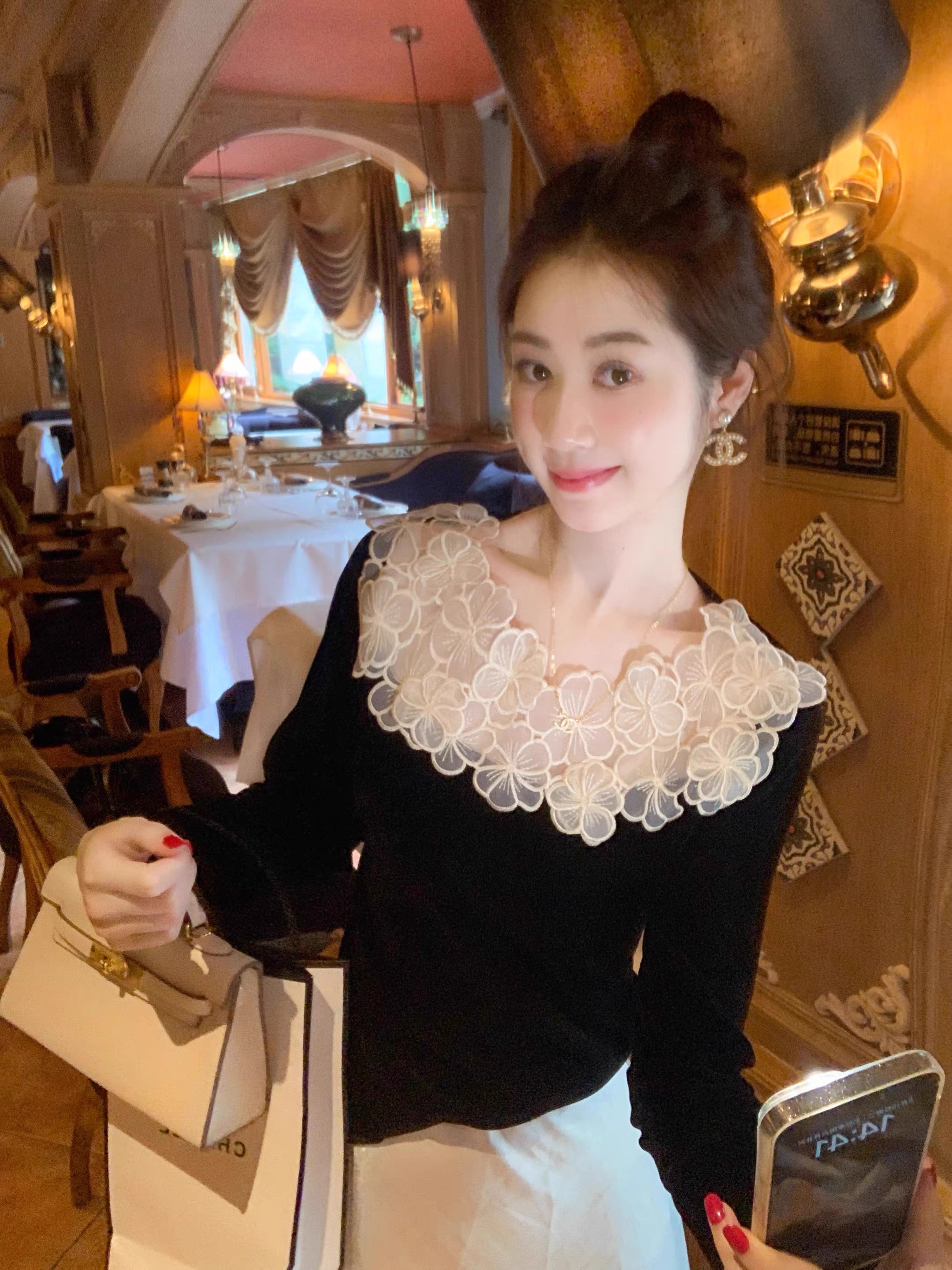 SS25967大码立体花朵蕾丝拼接长袖女秋冬新款胖mm巨显瘦内搭上衣