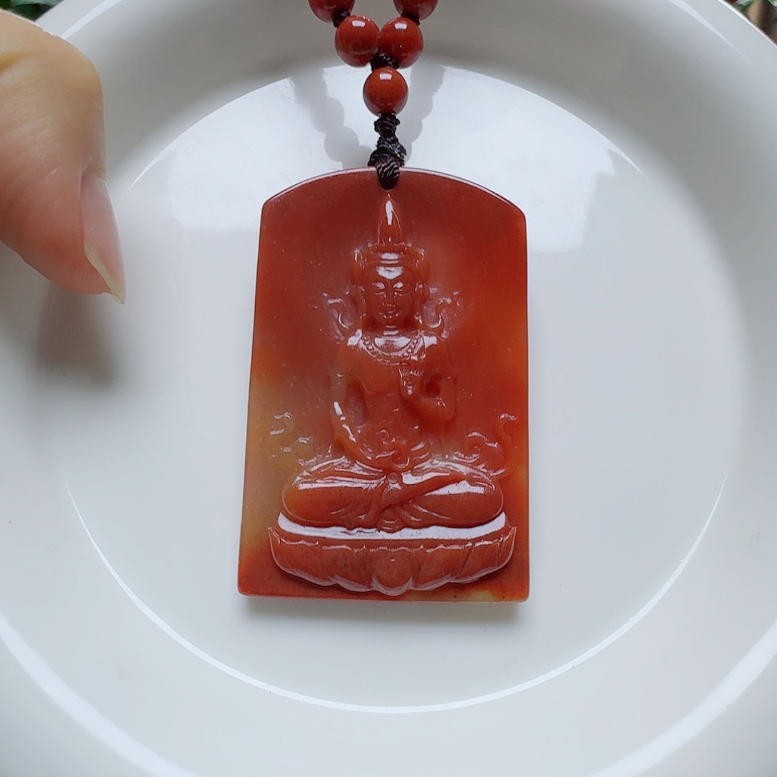 一***顺未镶嵌石英质玉（黄龙玉）颈饰
