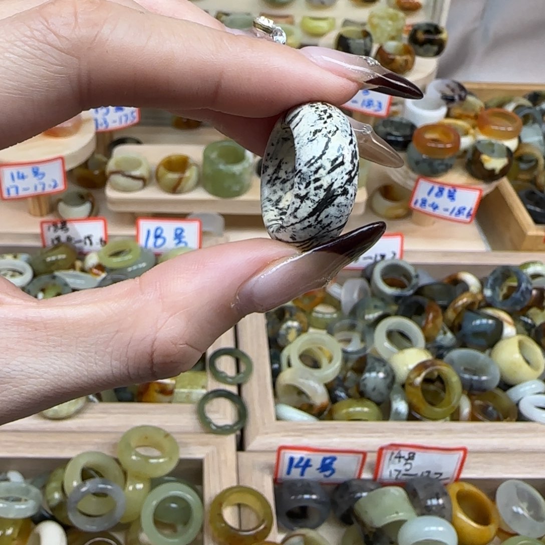 岫玉岫玉直切内径16.7未镶嵌