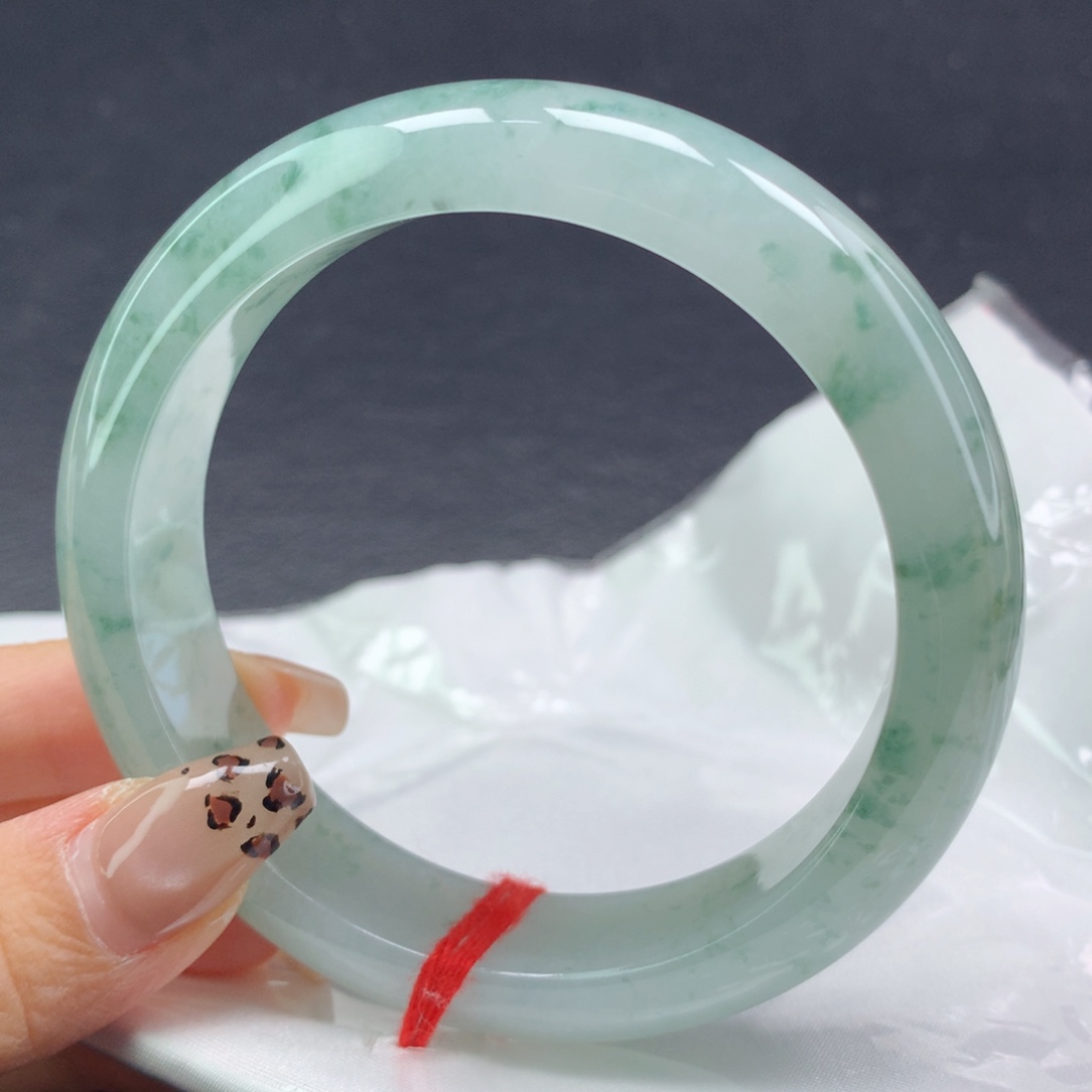 翡翠手镯未镶嵌（34号）（小轮胎）