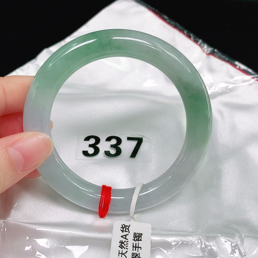 翡翠手镯（圆镯）未镶嵌