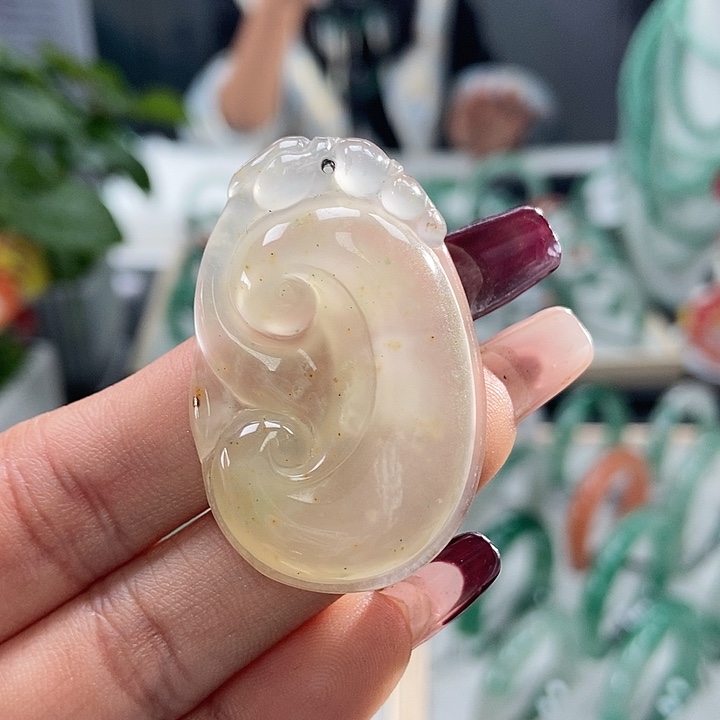 石英质玉颈饰未镶嵌