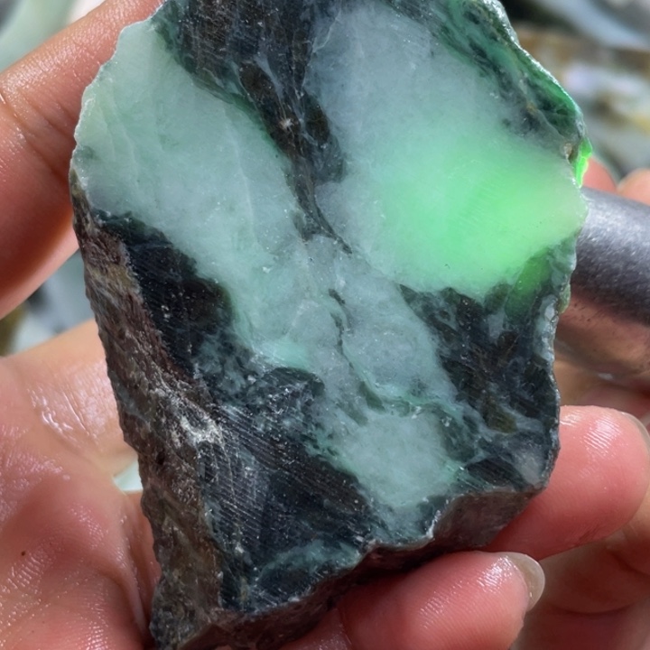 翡翠吊坠(不含链)未镶嵌天然翡翠边角料