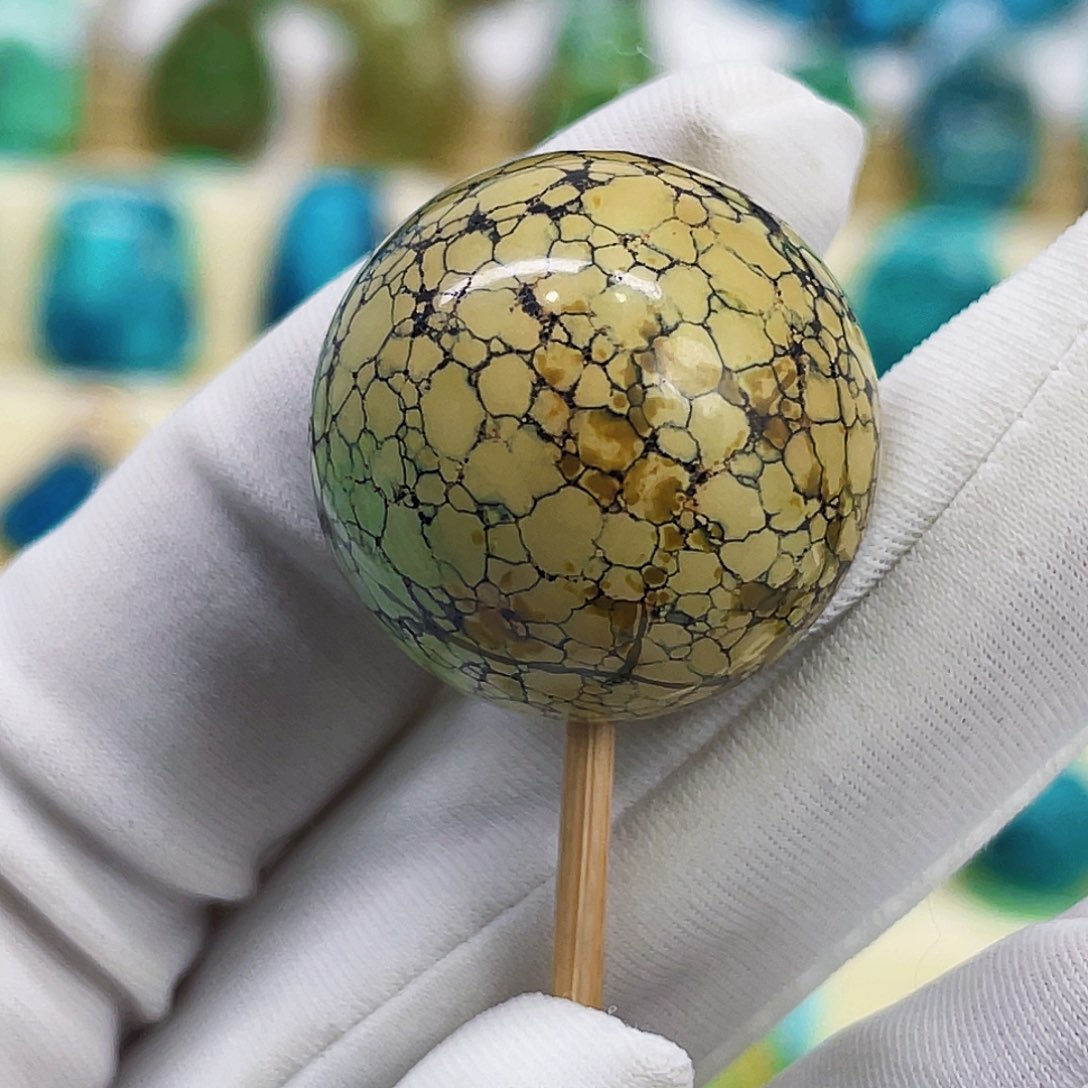 绿松石未镶嵌颈饰