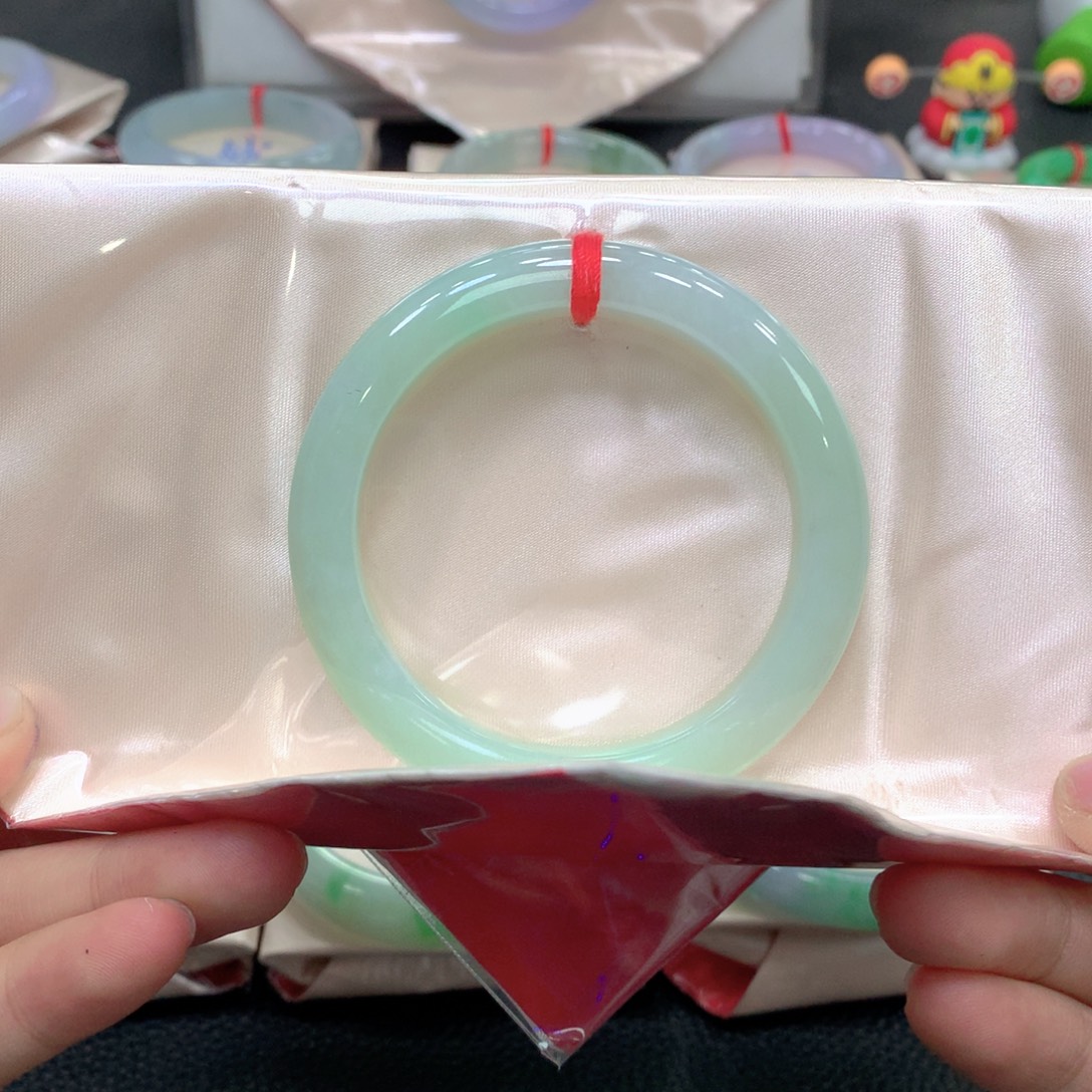 翡翠未镶嵌手镯54正