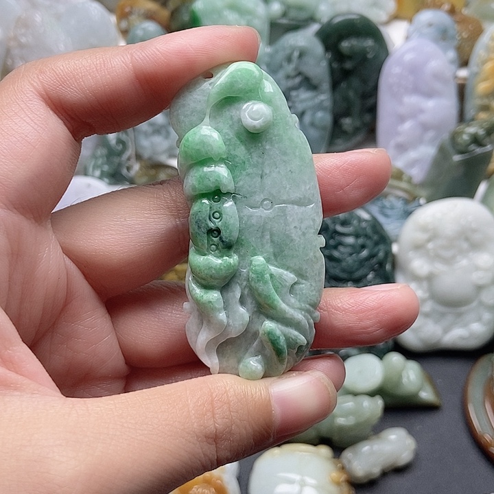 翡翠未镶嵌颈饰翡翠