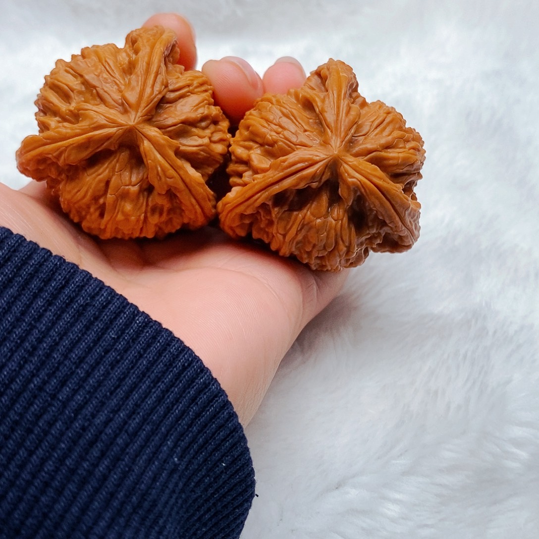 彬***子文玩核桃吊坠三棱