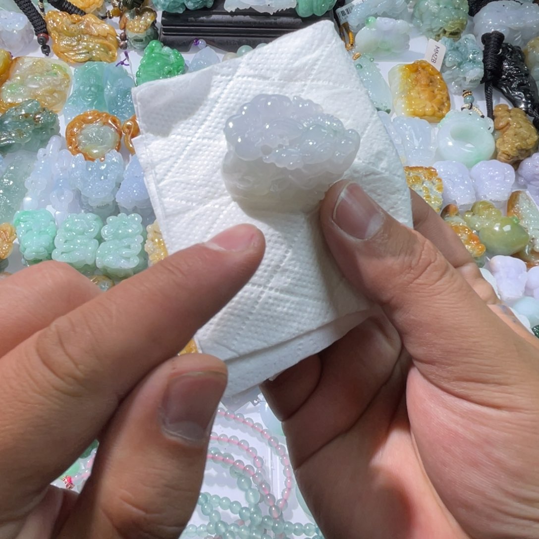 翡翠颈饰未镶嵌天然