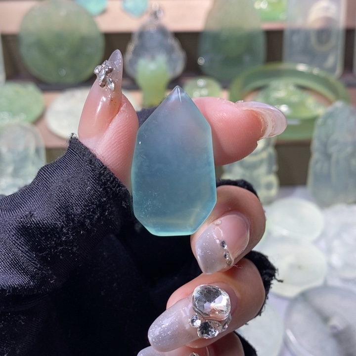 岫玉吊坠未镶嵌吊坠