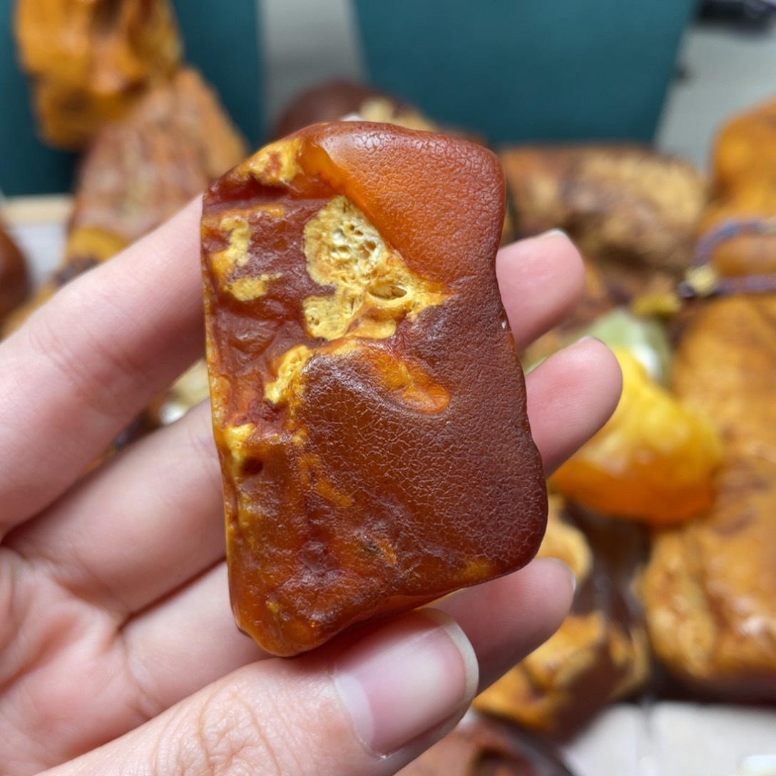 琥珀珠宝奇石未镶嵌