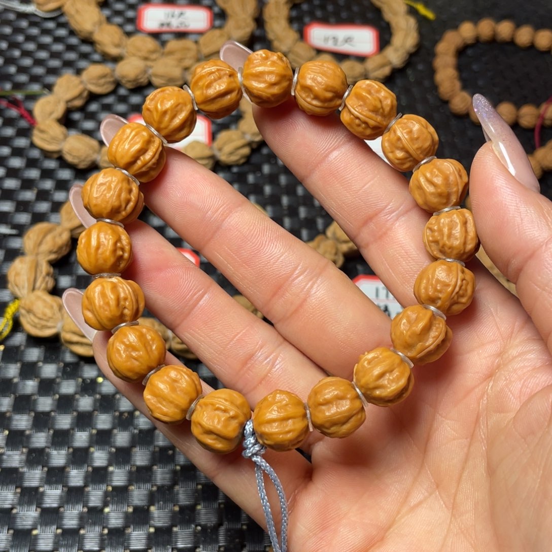 胖***侠核桃赤龙手串儿精品