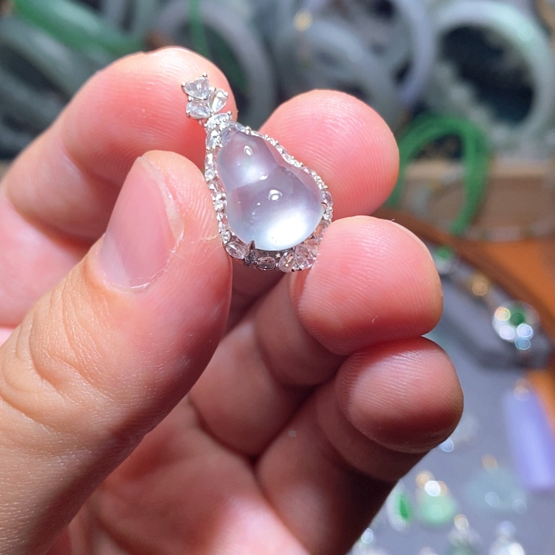 翡翠颈饰18K金镶嵌26葫芦