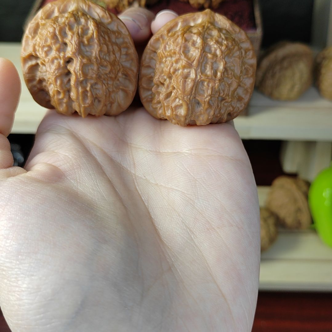 文玩核桃吊坠38+血麒麟