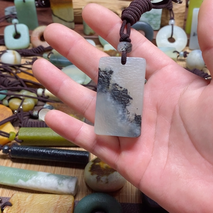 蛇纹石玉挂件未镶嵌Y****l