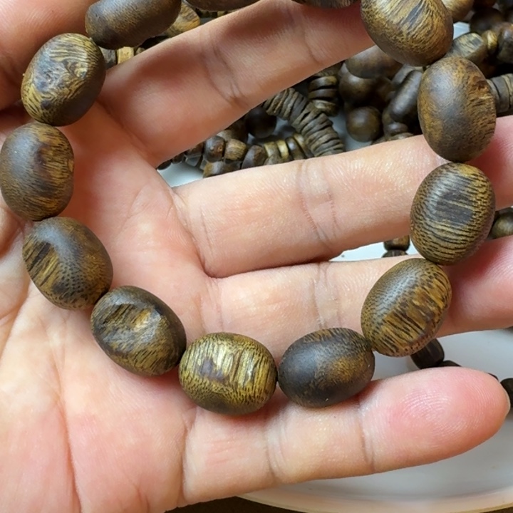 沉香手串俊*乌身手串12克加