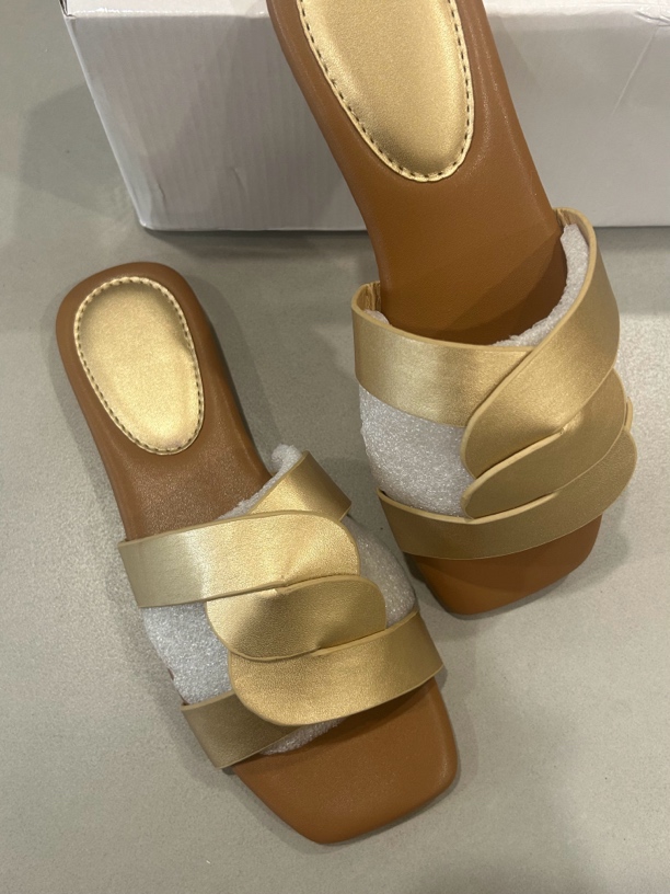 YANGYANG 金色平底鞋女夏季新款休闲简约露趾后空凉鞋#668-110