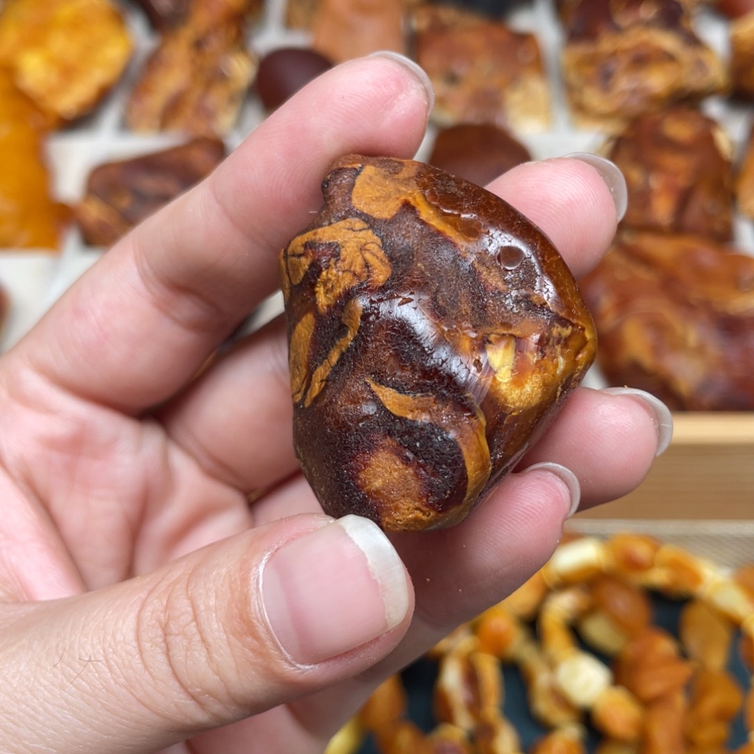 蜜蜡珠宝奇石未镶嵌