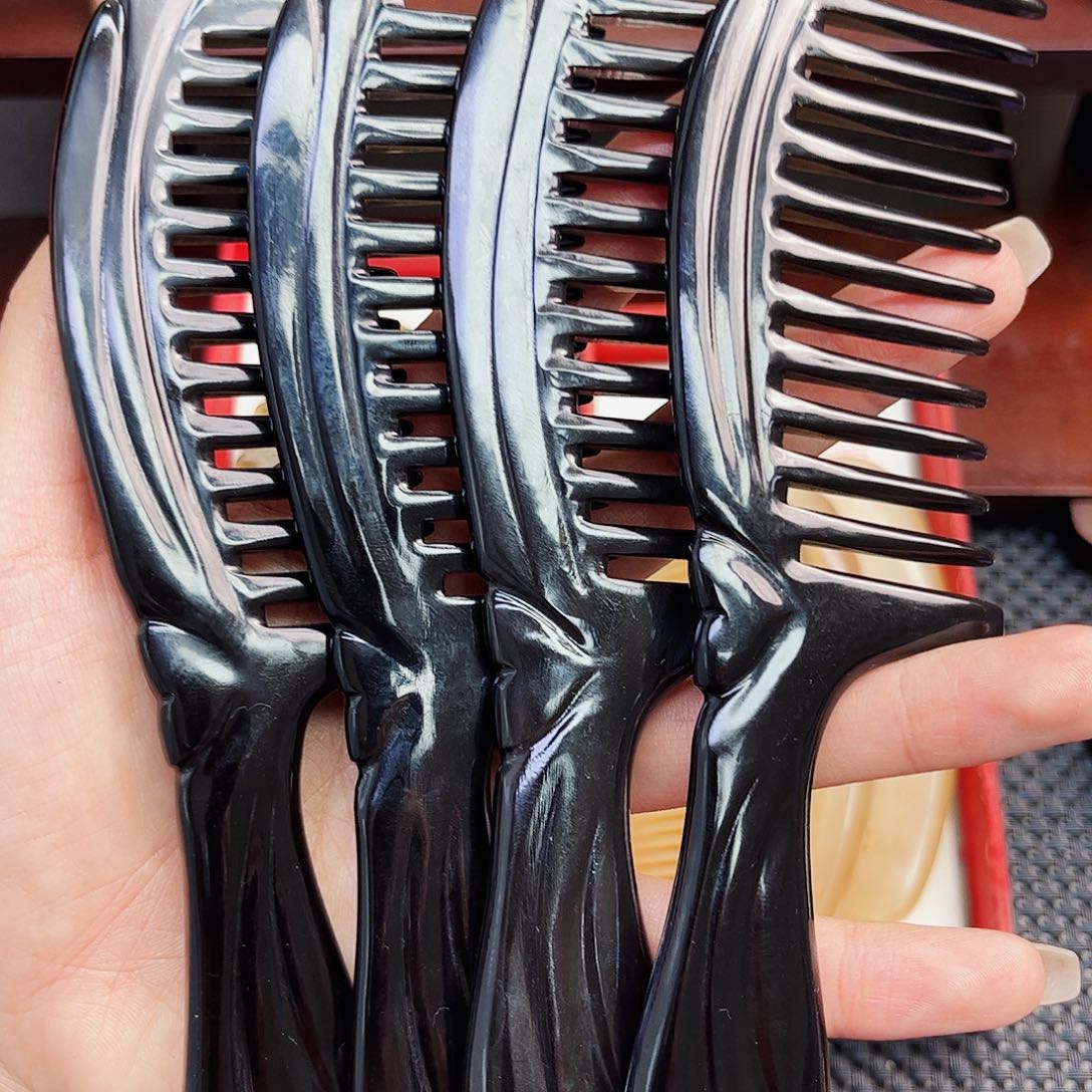纯手工制作纯牛角梳子