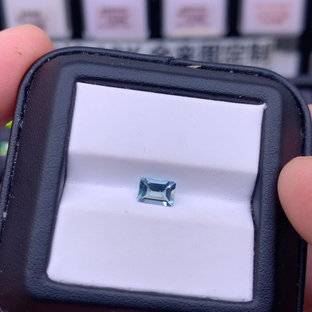 海蓝宝石裸石0.64克拉