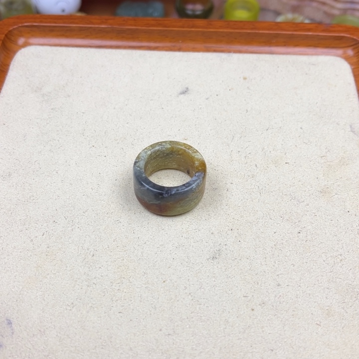 1***3蛇纹石玉未镶嵌戒圈