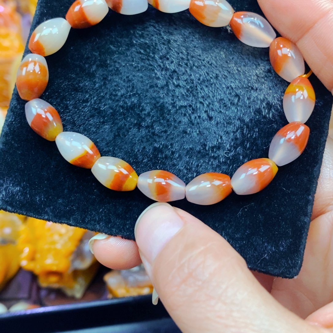 未镶嵌石英质玉（黄龙玉）吊坠(赠链)