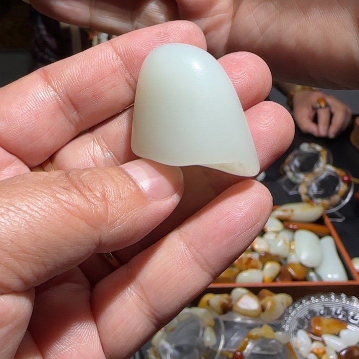 和田玉吊坠(不含链)未镶嵌大*21.9克