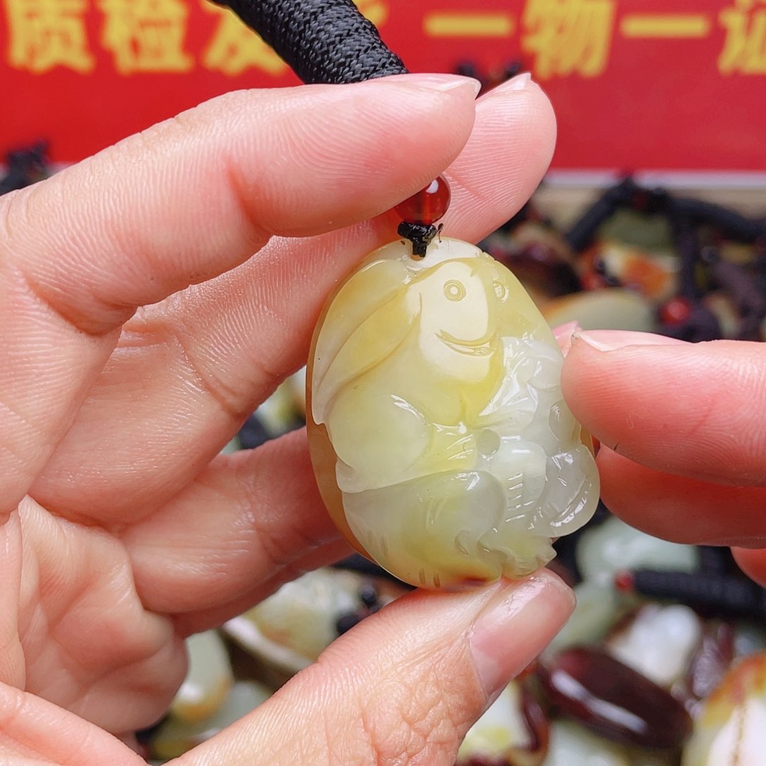 和田玉颈饰未镶嵌