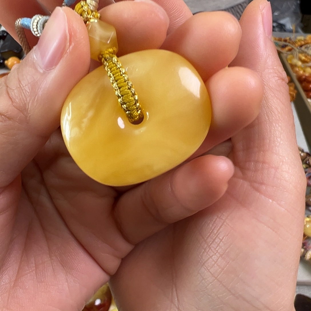 蜜蜡裸石未镶嵌蜜蜡