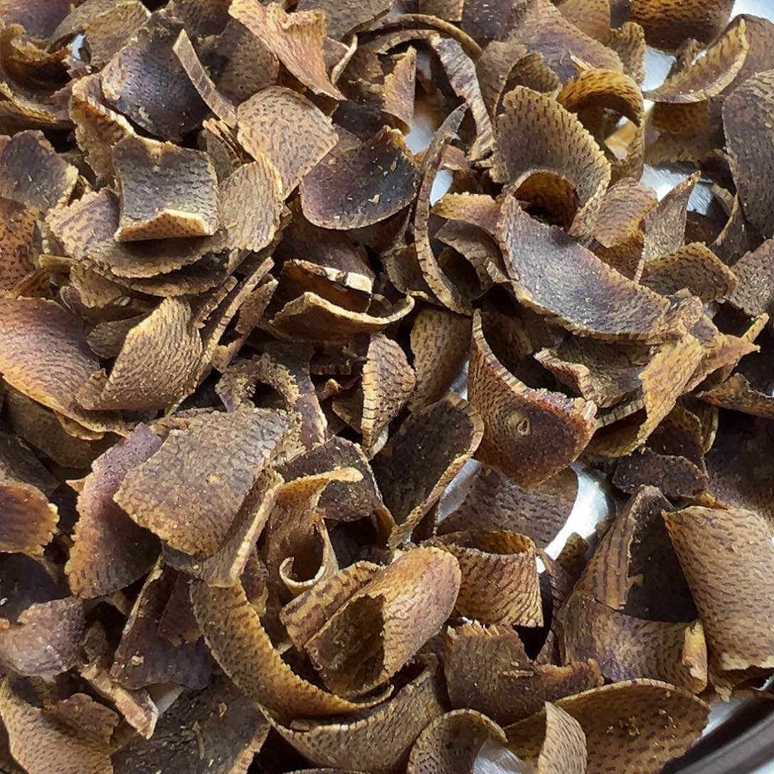 沉香碎屑沉香乌身老白棋品种沉水切片100克