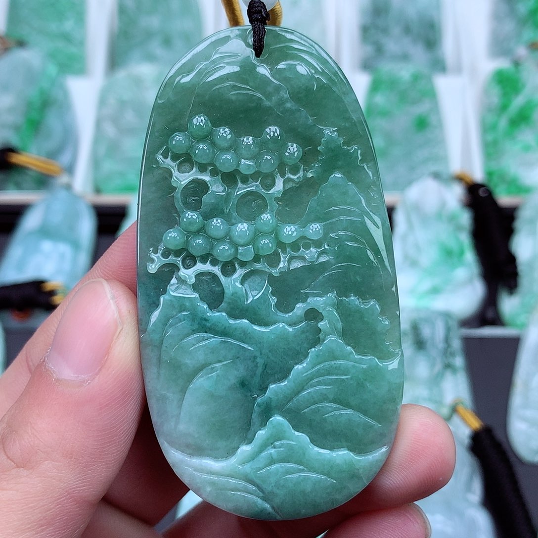 翡翠颈饰未镶嵌翡翠吊坠