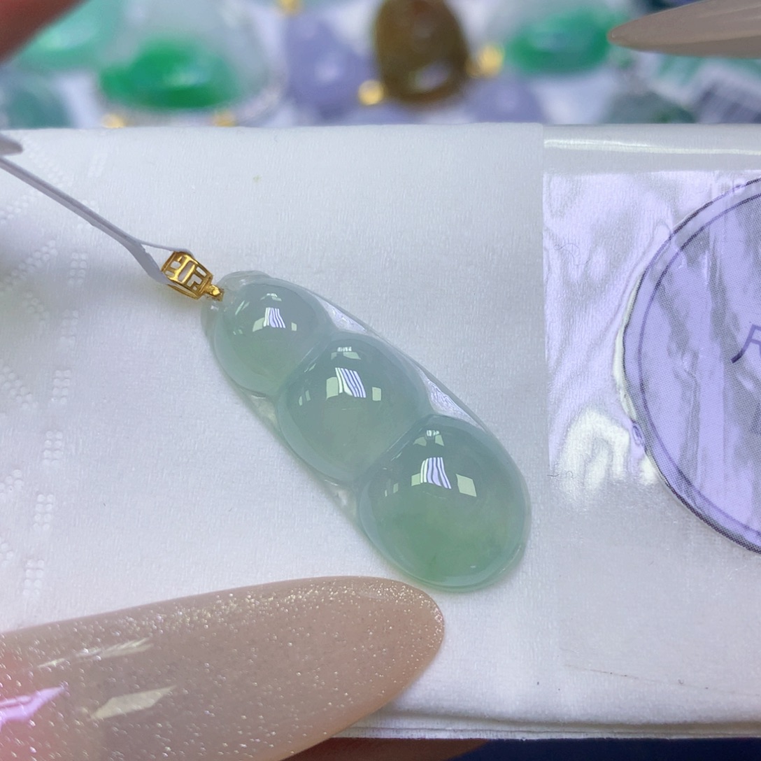 翡翠18K金镶嵌颈饰缅甸天然翡翠