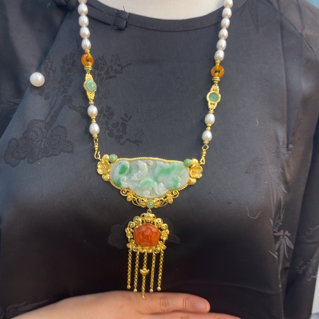 翡翠颈饰未镶嵌吊坠