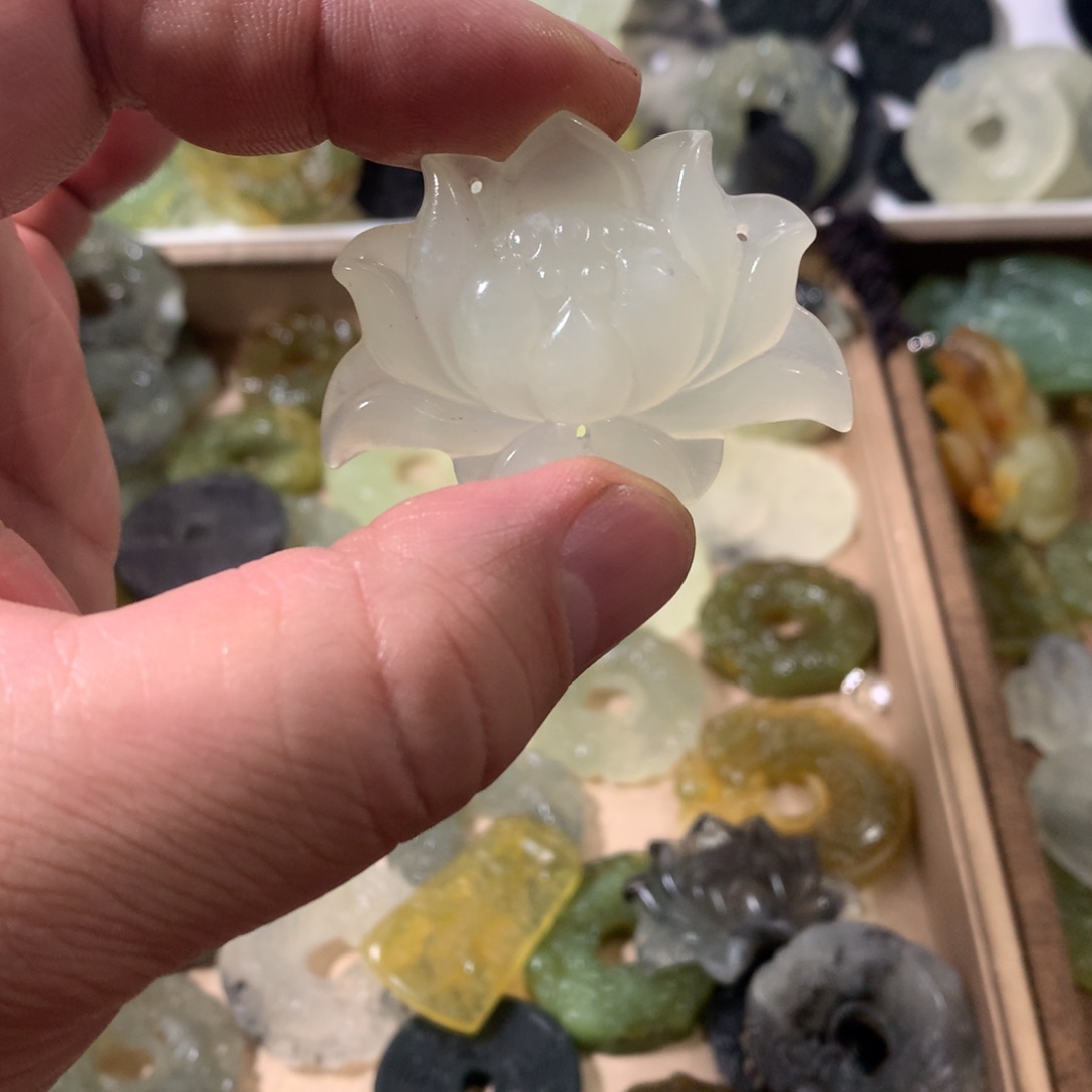 【闪购商品】蛇纹石玉颈饰未镶嵌