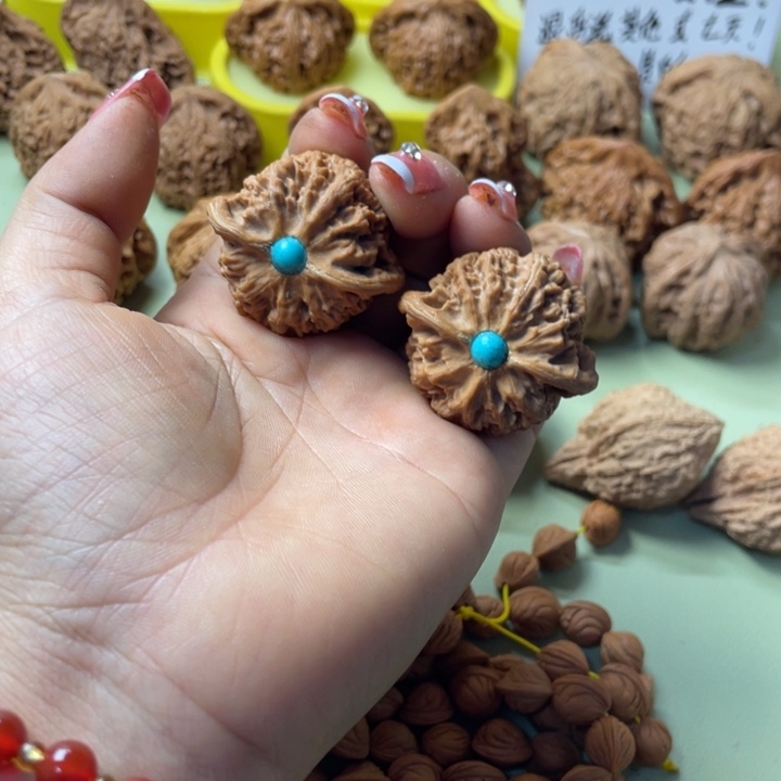 手把件雕刻核桃宫灯