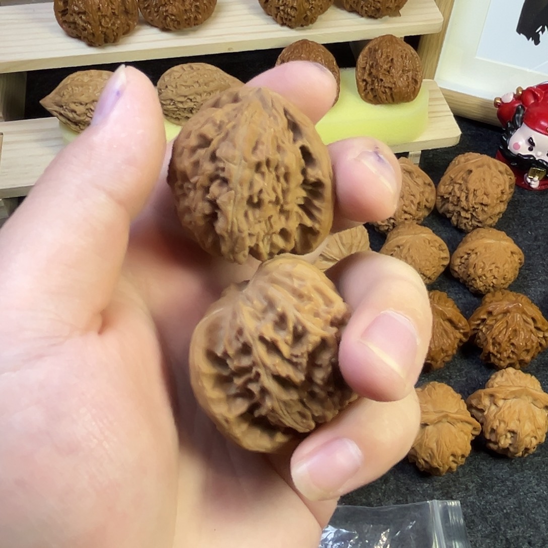 文玩核桃把件白狮子